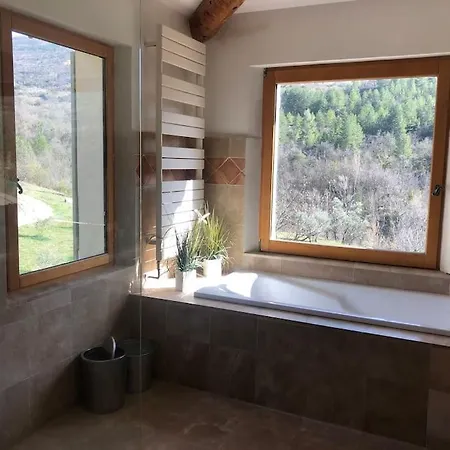 Mas D'exception En Pierre Avec Piscine Et Vue *